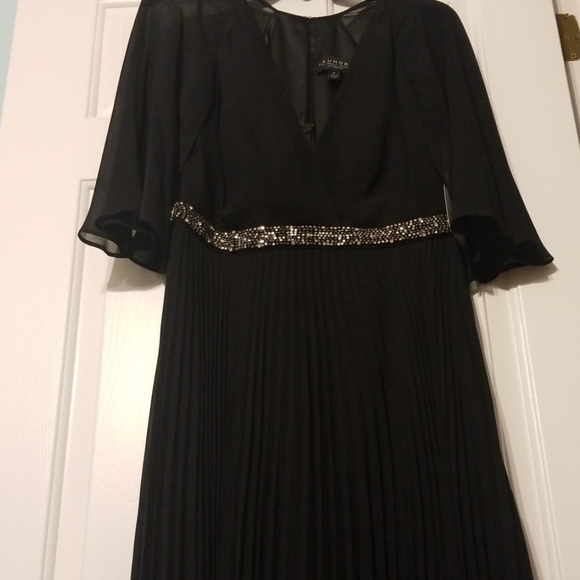 𝅺Laundry by Shelli Segal Women's Black V Neck Cape Sleeve Chiffon Evening Gown - Picture 6 of 11